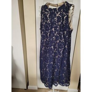 VINCE CAMUTO Navy Floral Lace Sleeveless Sheath Dress with Champagne Cutout Back